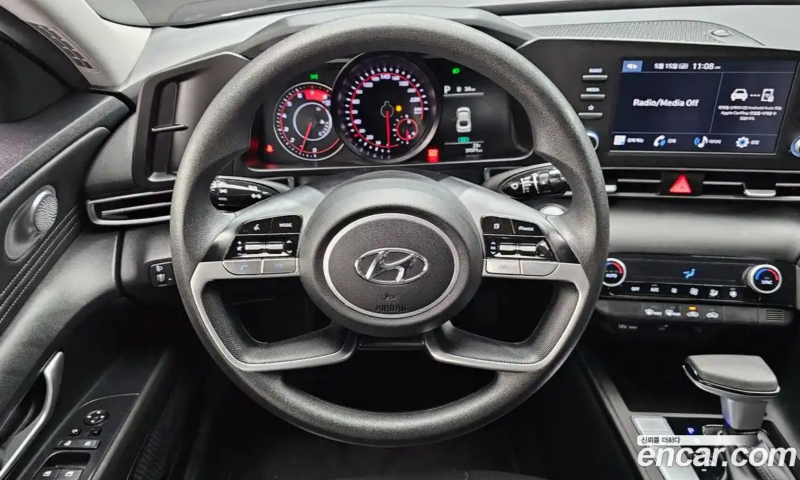 Hyundai Avante 2023 1.6 автомат (гидро), фото 19