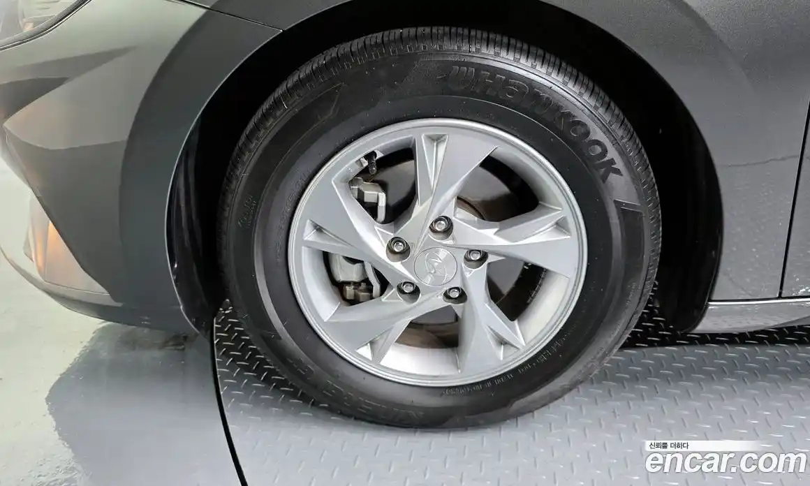 Hyundai Avante 2023 1.6 автомат (гидро), фото 5