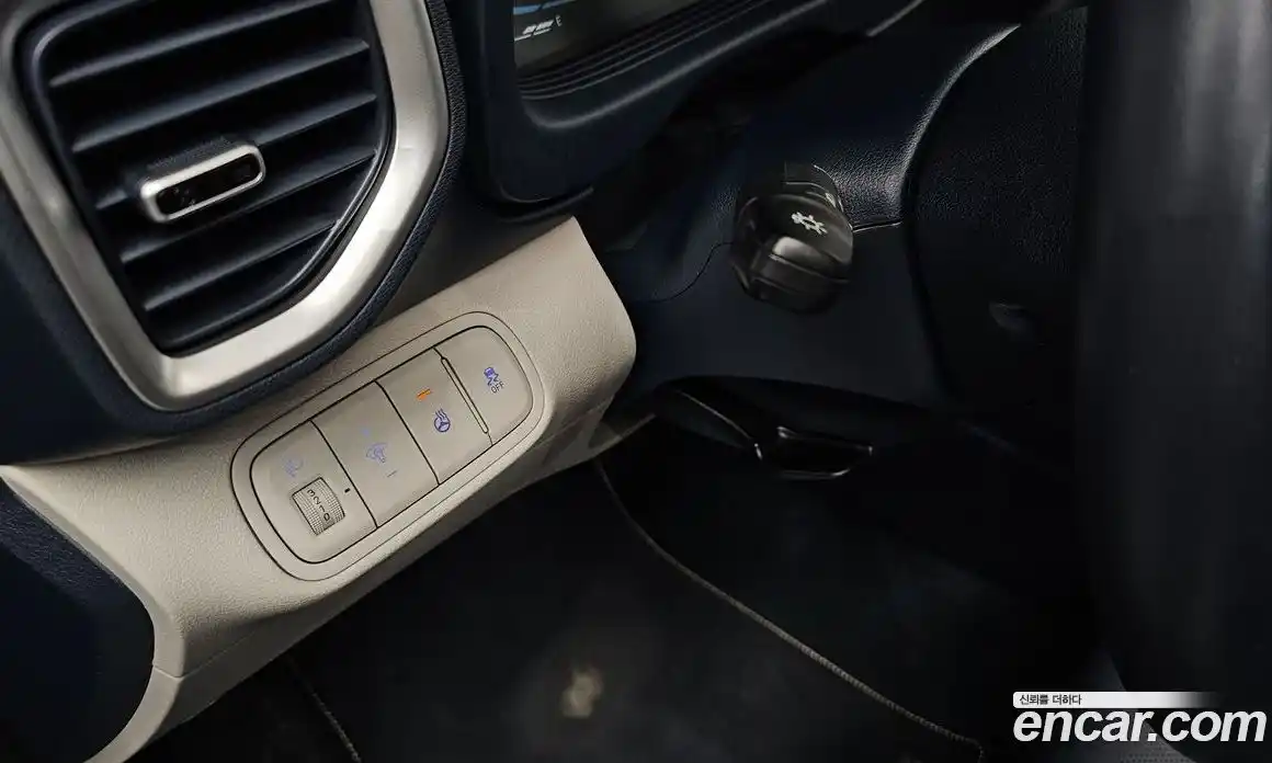 Hyundai Venue 2023 1.6 автомат (гидро), фото 23