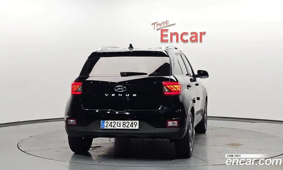 Hyundai Venue 2023 1.6 автомат (гидро), фото 3