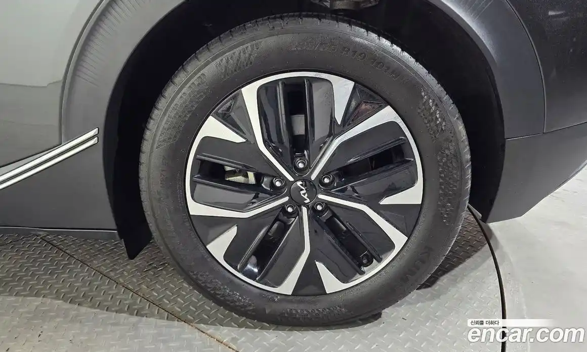 Kia EV6 2022 0.1 автомат (гидро), фото 7