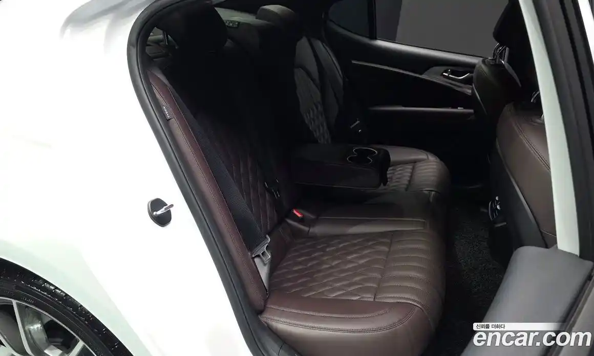 Genesis G70 2022 3.3 автомат (гидро), фото 11