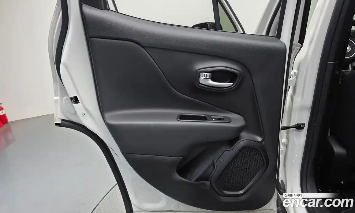 Jeep Renegade 2022 1.3 автомат (гидро), фото 15