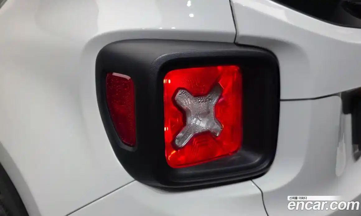Jeep Renegade 2022 1.3 автомат (гидро), фото 9