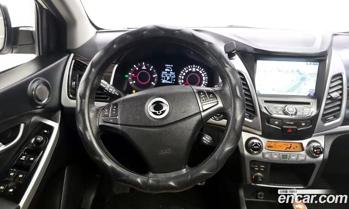 SsangYong Korando 2015 2.2 автомат (гидро), фото 12