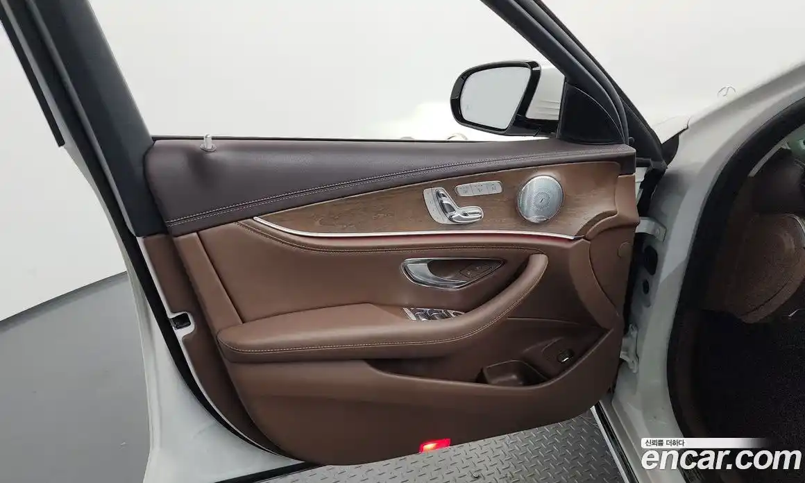 Mercedes-Benz E-Class 2019 2.0 автомат (гидро), фото 14