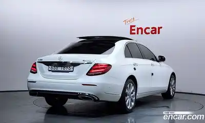 Mercedes-Benz E-Class 2019 2.0 автомат (гидро), миниатюра 2