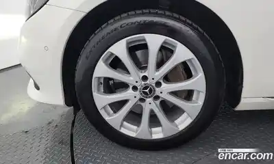 Mercedes-Benz E-Class 2019 2.0 автомат (гидро), миниатюра 5