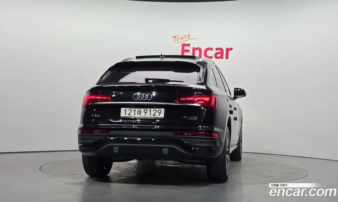 Audi Q5 2023 2.0 автомат (гидро), фото 4