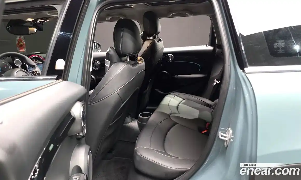 Mini Cooper 2023 2.0 автомат (гидро), фото 12
