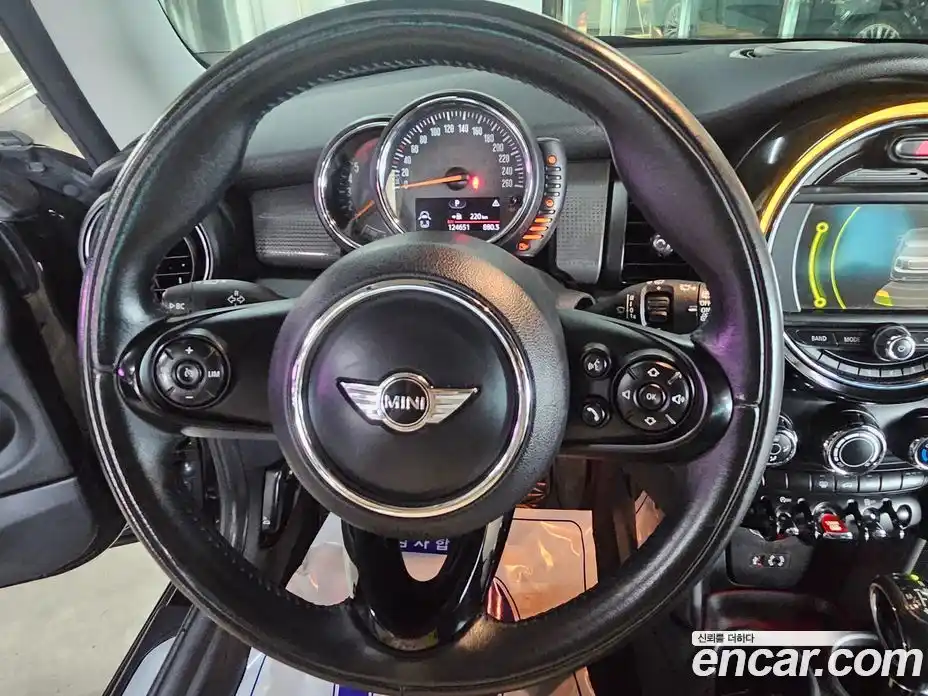Mini Cooper 2015 1.5 автомат (гидро), фото 16