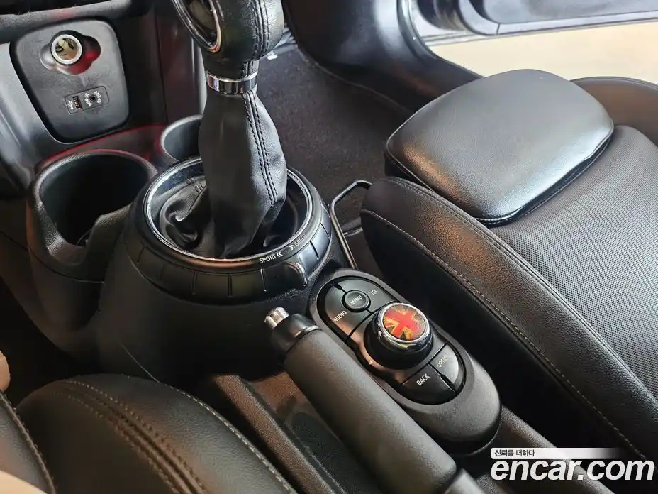 Mini Cooper 2015 1.5 автомат (гидро), фото 9