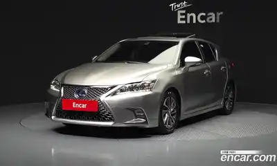 Lexus CT200h