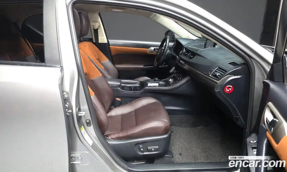 Lexus CT200h 2018 1.8 гидро, фото 11