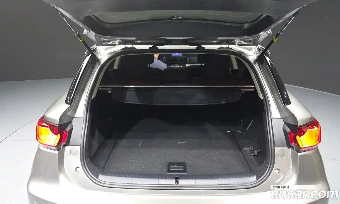 Lexus CT200h 2018 1.8 гидро, фото 20