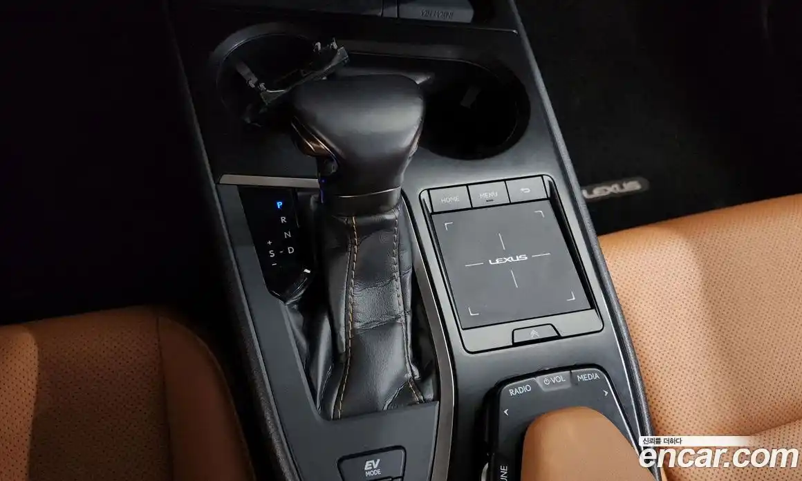 Lexus UX 2019 2.0 гидро, фото 12