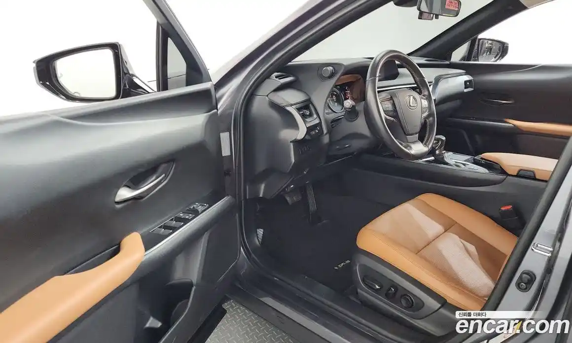 Lexus UX 2019 2.0 гидро, фото 13