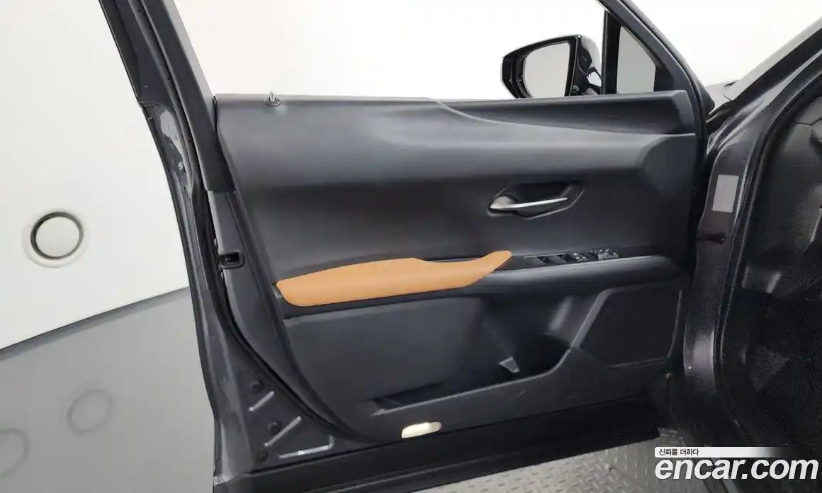 Lexus UX 2019 2.0 гидро, фото 14