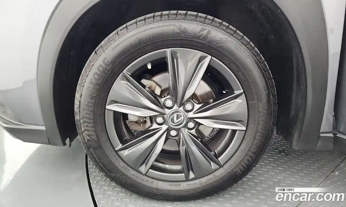 Lexus UX 2019 2.0 гидро, фото 5