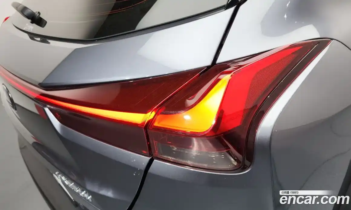 Lexus UX 2019 2.0 гидро, фото 9