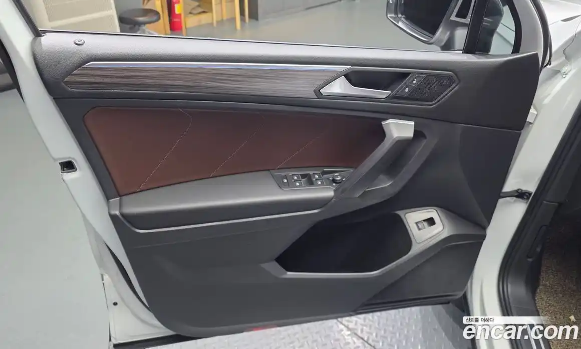 Volkswagen Tiguan 2022 2.0 автомат (гидро), фото 14