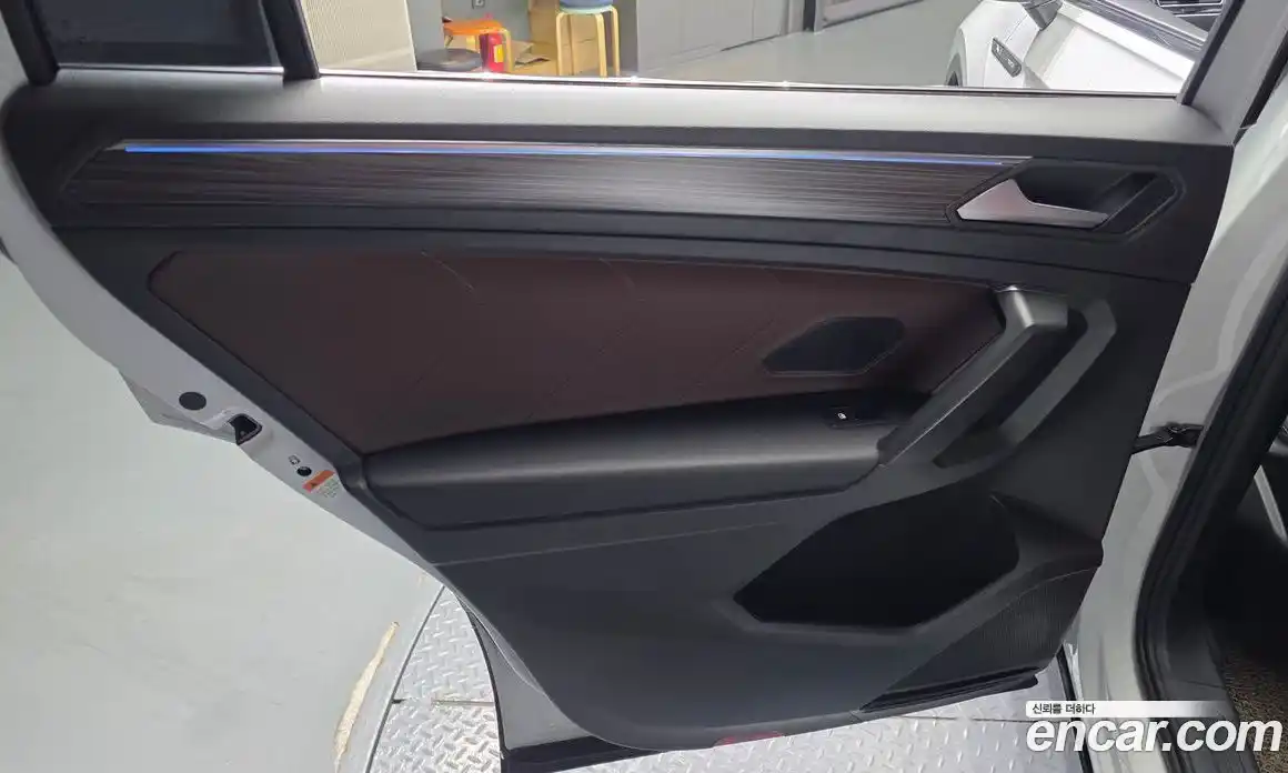 Volkswagen Tiguan 2022 2.0 автомат (гидро), фото 15
