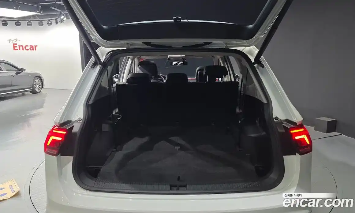 Volkswagen Tiguan 2022 2.0 автомат (гидро), фото 24