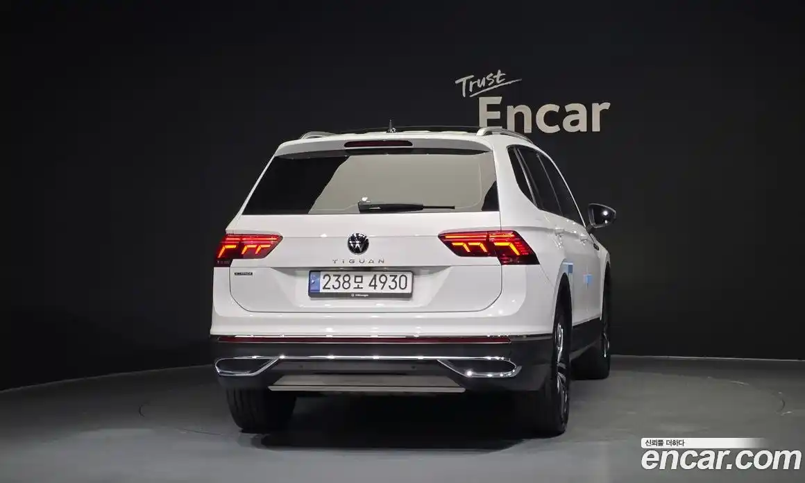 Volkswagen Tiguan 2022 2.0 автомат (гидро), фото 4