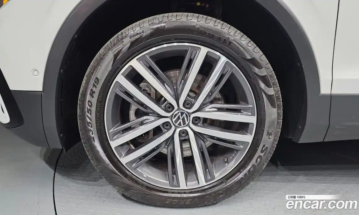 Volkswagen Tiguan 2022 2.0 автомат (гидро), фото 5