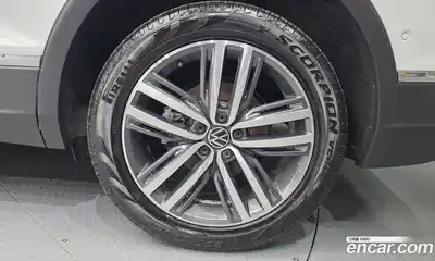 Volkswagen Tiguan 2022 2.0 автомат (гидро), миниатюра 7
