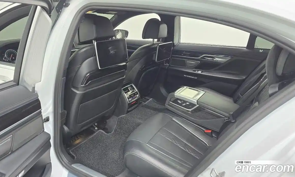 BMW 7 серия 2017 3.0 автомат (гидро), фото 11
