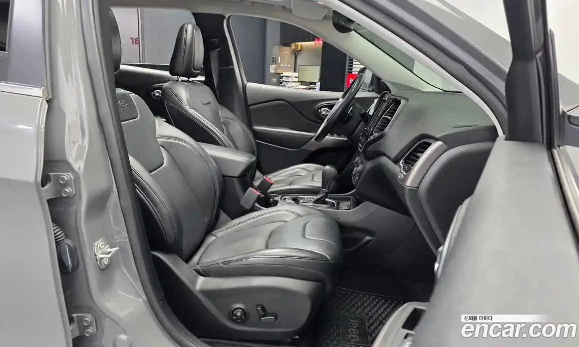 Jeep Cherokee 2021 2.4 автомат (гидро), фото 17