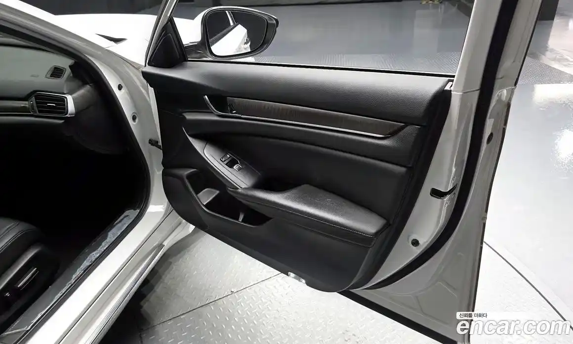 Honda Accord 2019 1.5 автомат (гидро), фото 14 Honda Accord 2019 1.5 автомат (гидро), фото 14