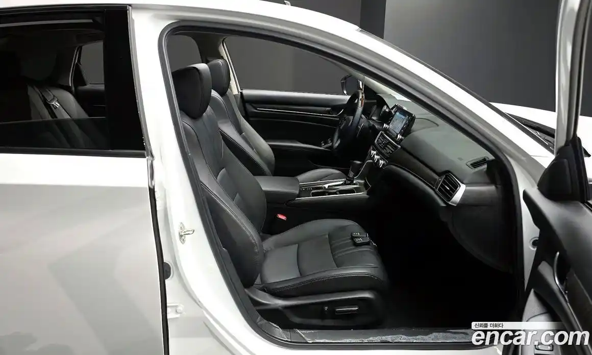 Honda Accord 2019 1.5 автомат (гидро), фото 17 Honda Accord 2019 1.5 автомат (гидро), фото 17