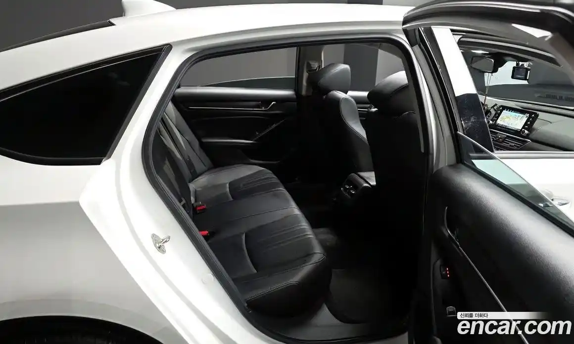 Honda Accord 2019 1.5 автомат (гидро), фото 18 Honda Accord 2019 1.5 автомат (гидро), фото 18