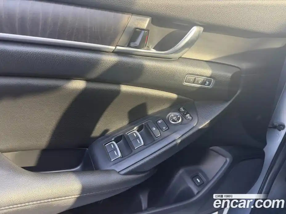 Honda Accord 2019 2.0 автомат (гидро), фото 16