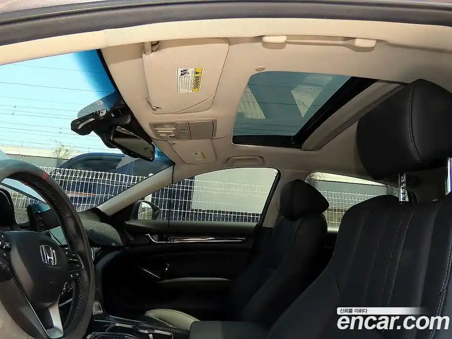 Honda Accord 2019 2.0 автомат (гидро), фото 17