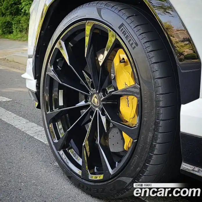 Lamborghini Urus 2023 4.0 гидро, фото 6