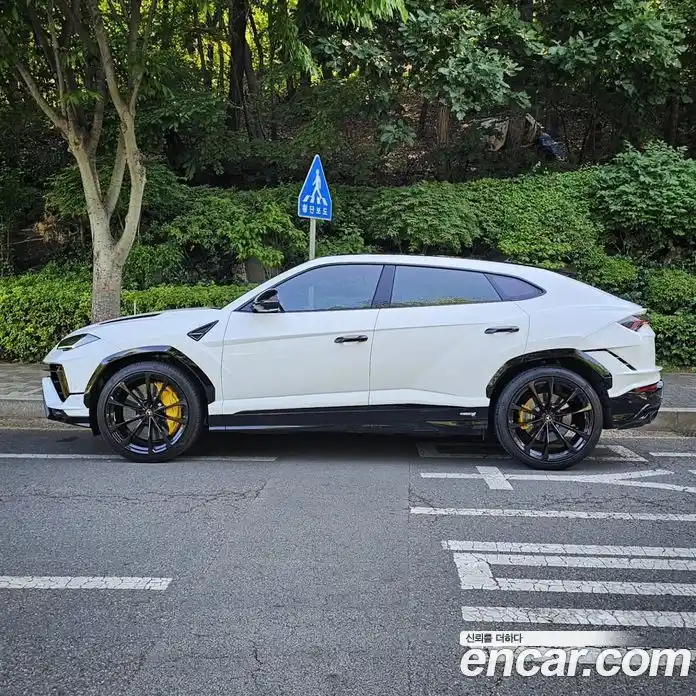 Lamborghini Urus 2023 4.0 гидро, фото 7