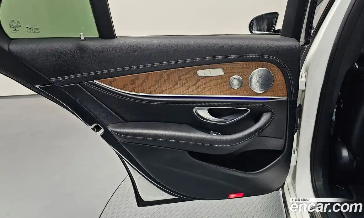Mercedes-Benz E-Class 2017 2.0 автомат (гидро), фото 15