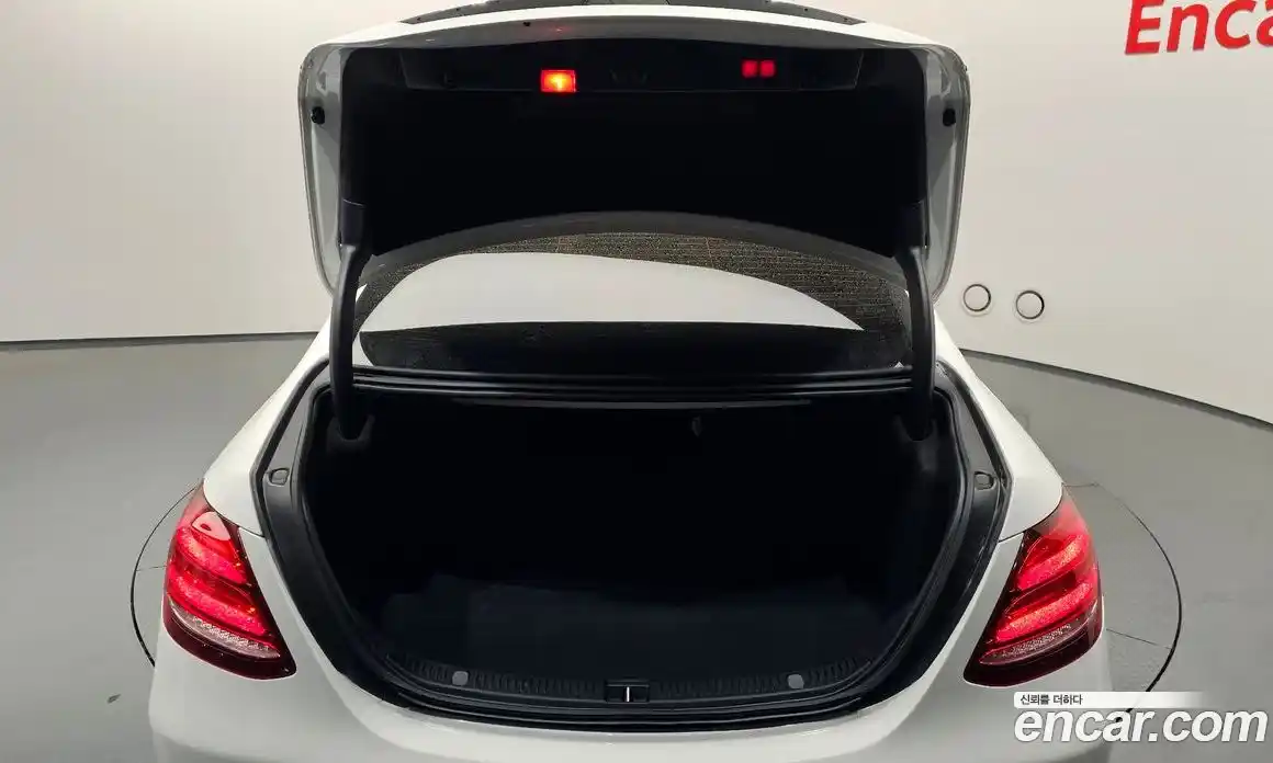 Mercedes-Benz E-Class 2017 2.0 автомат (гидро), фото 24