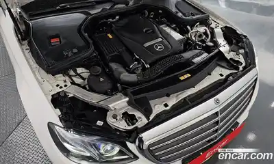 Mercedes-Benz E-Class 2017 2.0 автомат (гидро), миниатюра 6