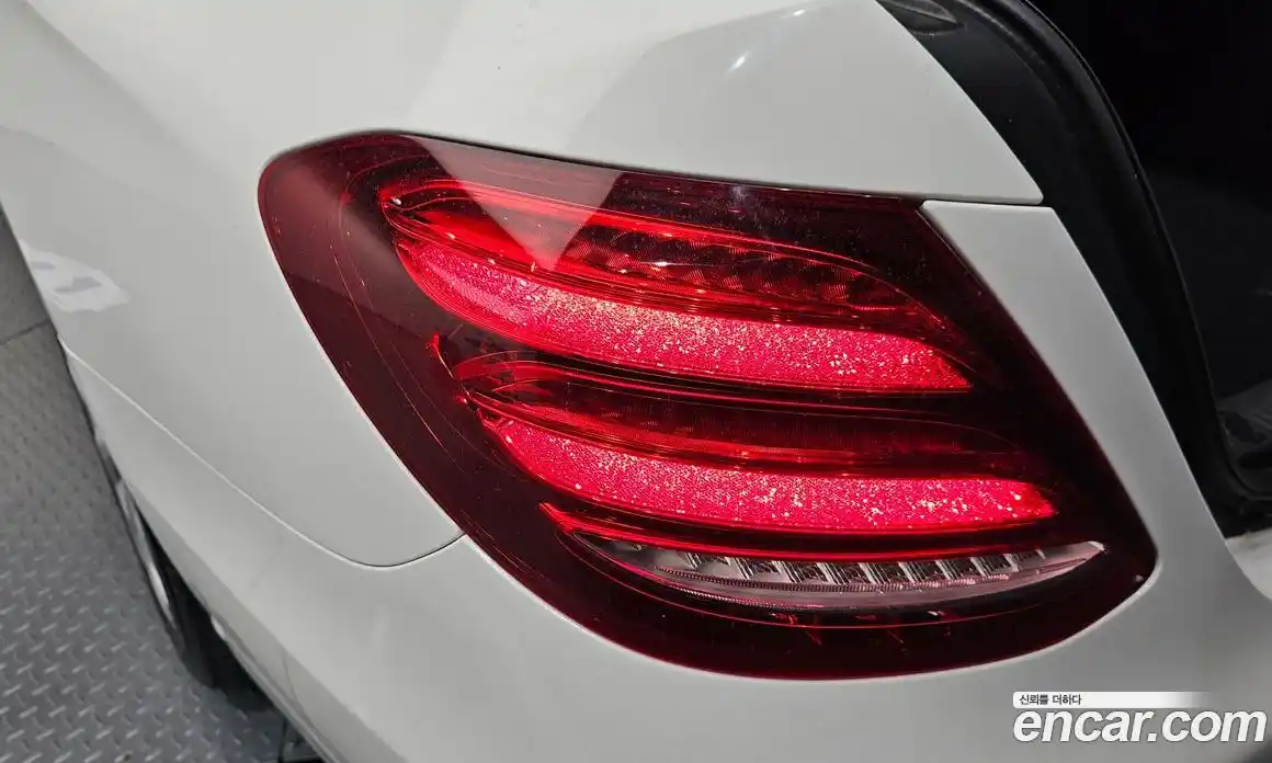 Mercedes-Benz E-Class 2017 2.0 автомат (гидро), фото 9