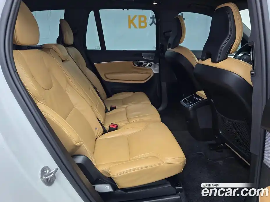Volvo XC90 2025 2.0 автомат (гидро), фото 13
