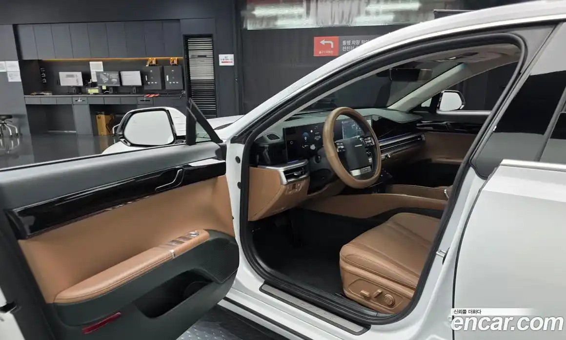 Hyundai Grandeur 2023 2.5 автомат (гидро), фото 12
