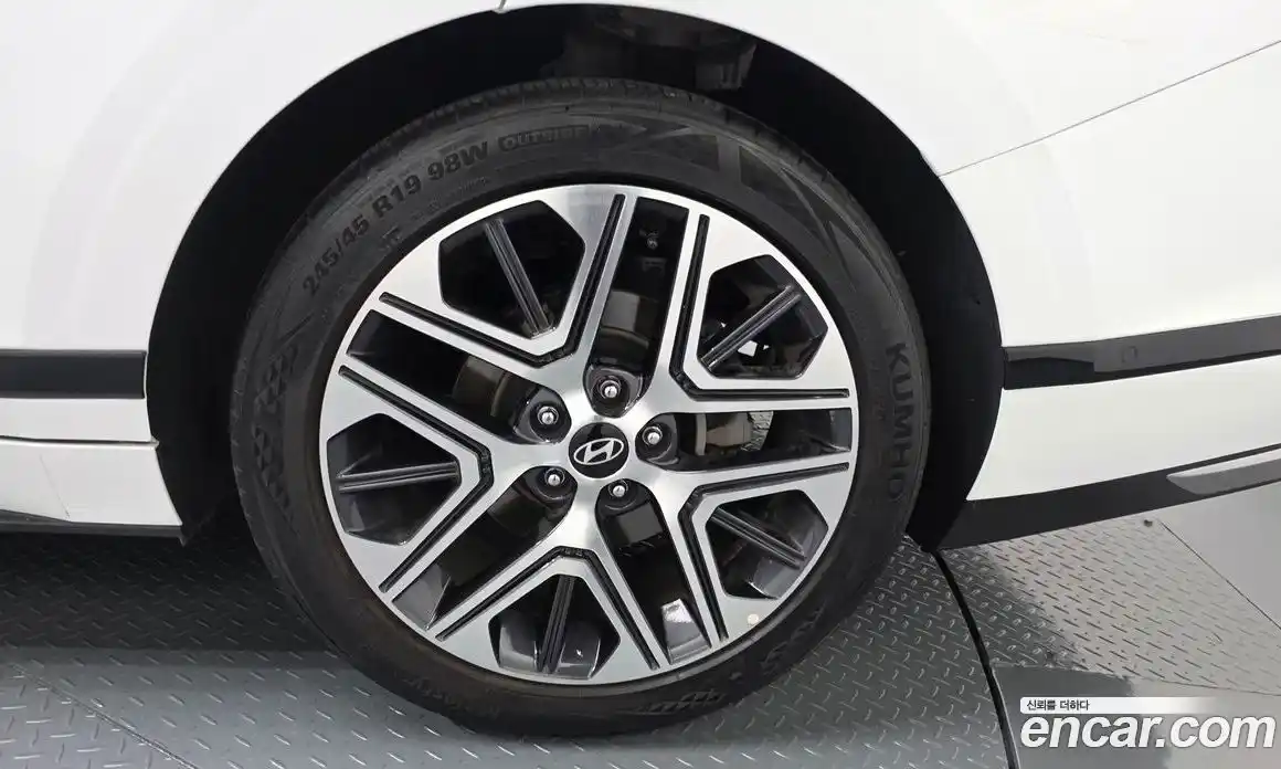 Hyundai Grandeur 2023 2.5 автомат (гидро), фото 6