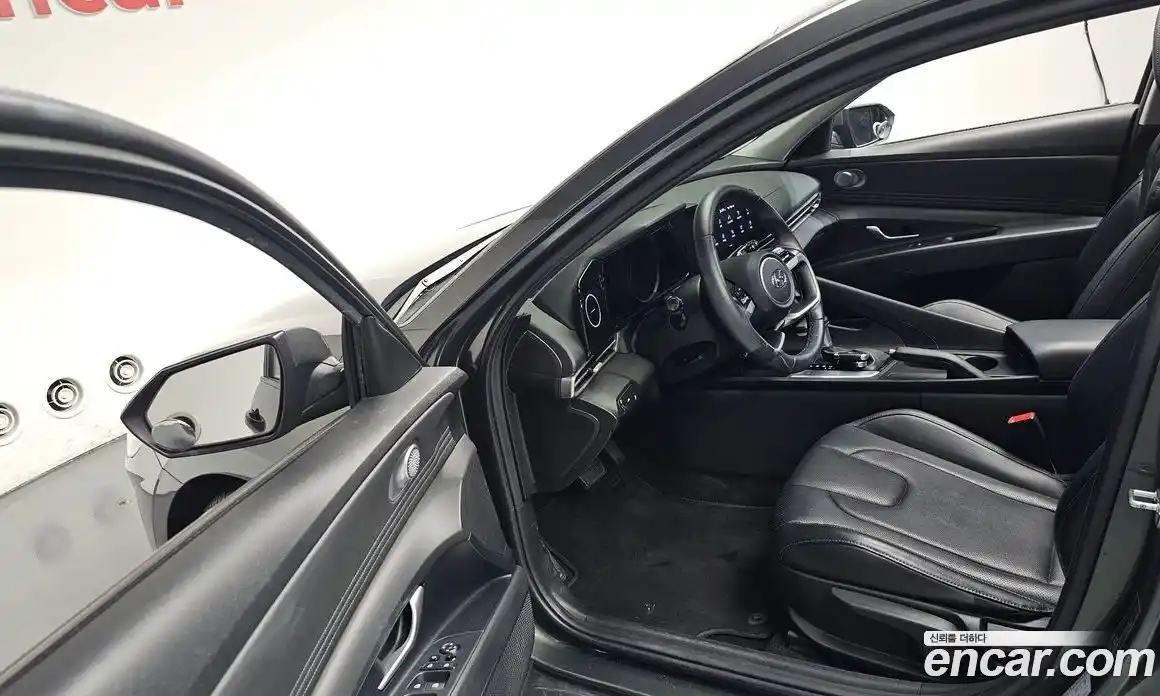 Hyundai Avante 2022 1.6 автомат (гидро), фото 12