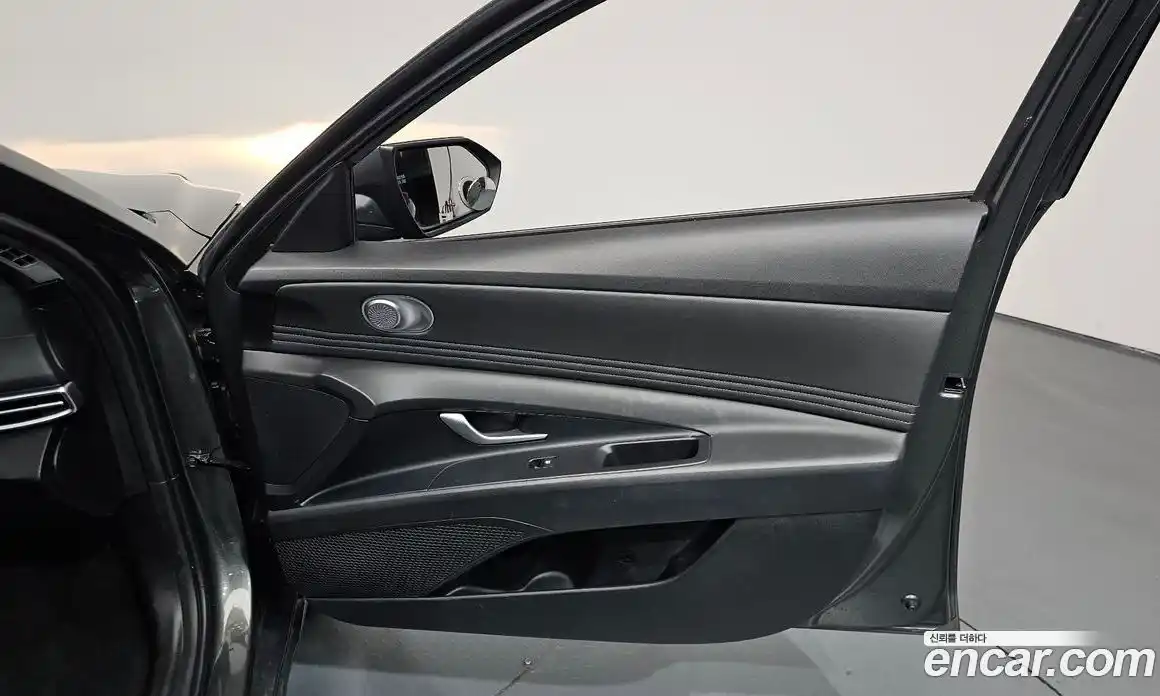 Hyundai Avante 2022 1.6 автомат (гидро), фото 13