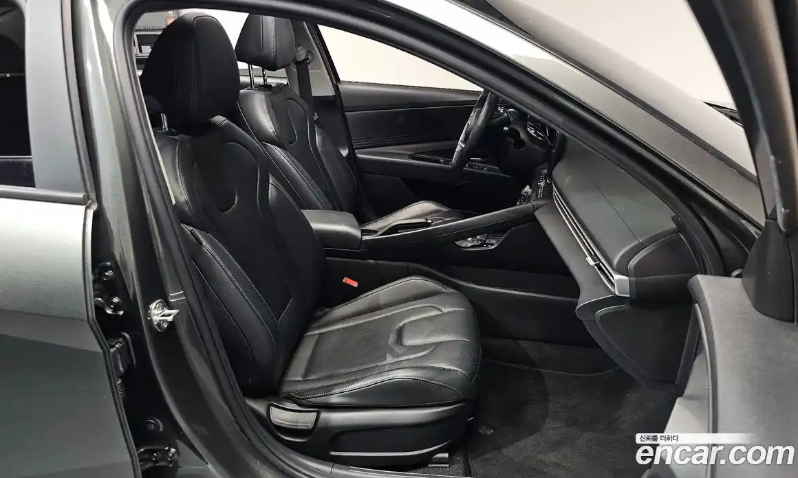 Hyundai Avante 2022 1.6 автомат (гидро), фото 15