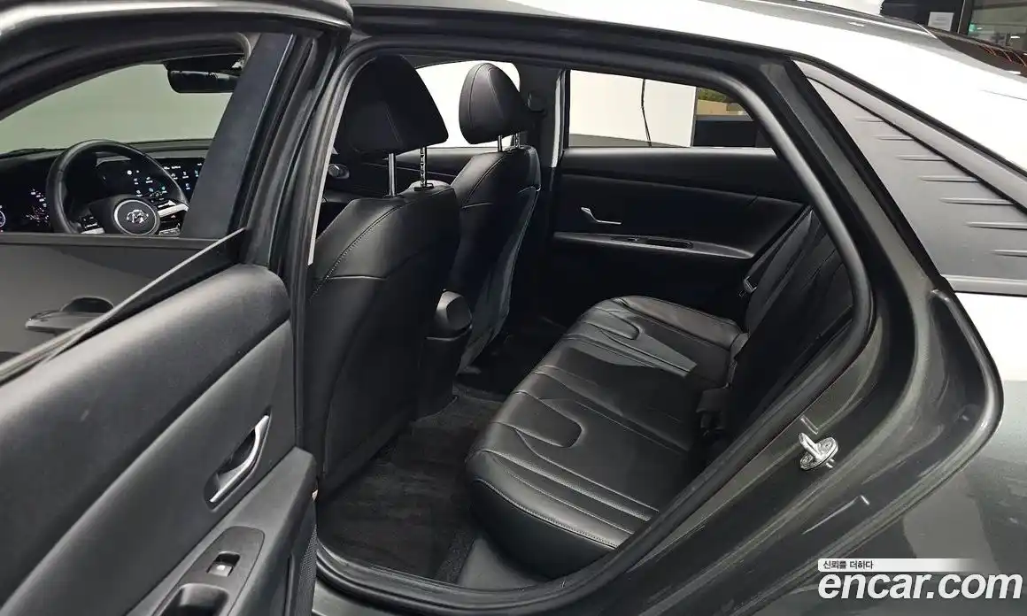 Hyundai Avante 2022 1.6 автомат (гидро), фото 16